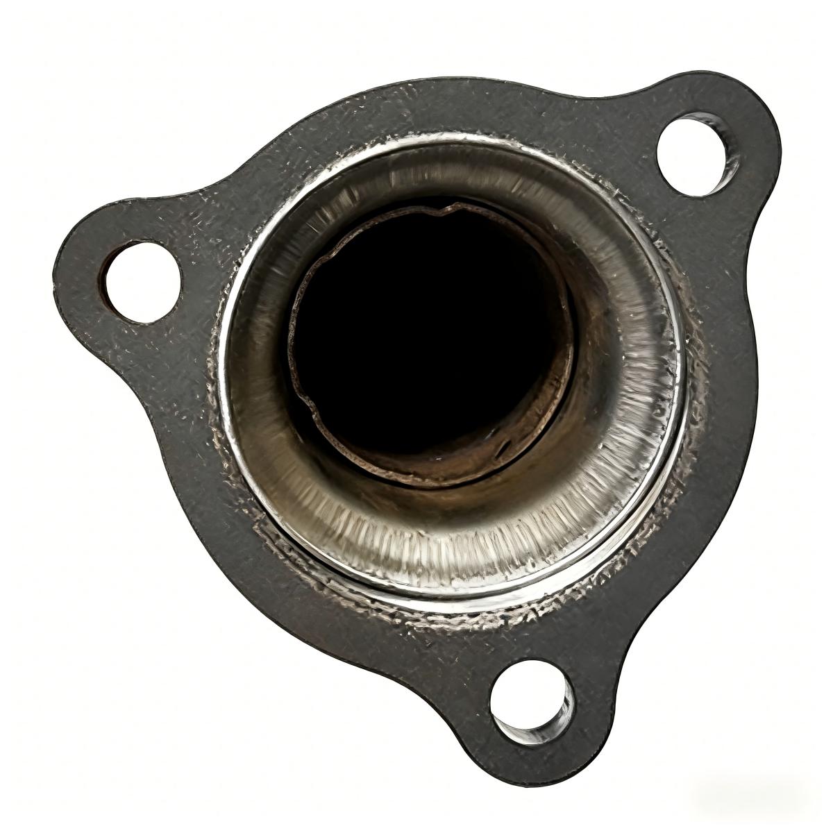 Silverado Catalytic Converter 45 Degree Angle View Showing Inlet Outlet Pipe Configuration for 1999-2006 Chevy Suburban Direct Fit